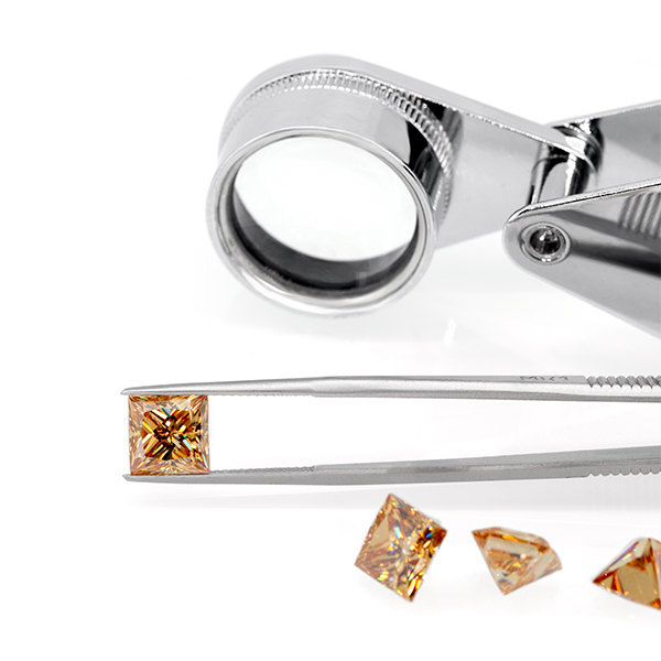 GIGAJEWE Customized Princess Cut Golden Color VVS1 Moissanite Loose Diamond Test Passed Gemstone For Jewelry Making