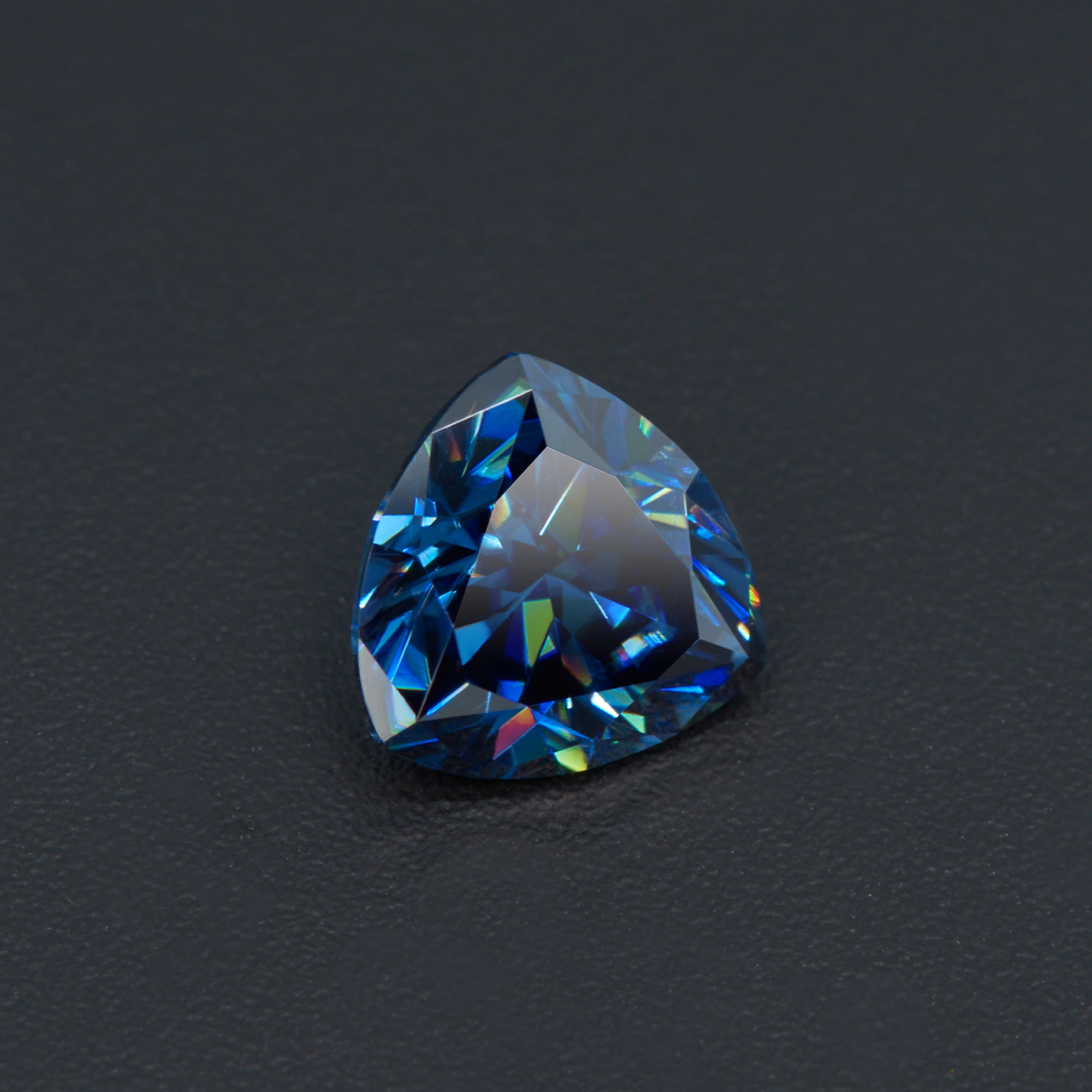 GIGAJEWE Natural Blue Color Trillion Hand Cut Moissanite Stone Loose Synthetic Diamond Pass Diamond Test with Certificate